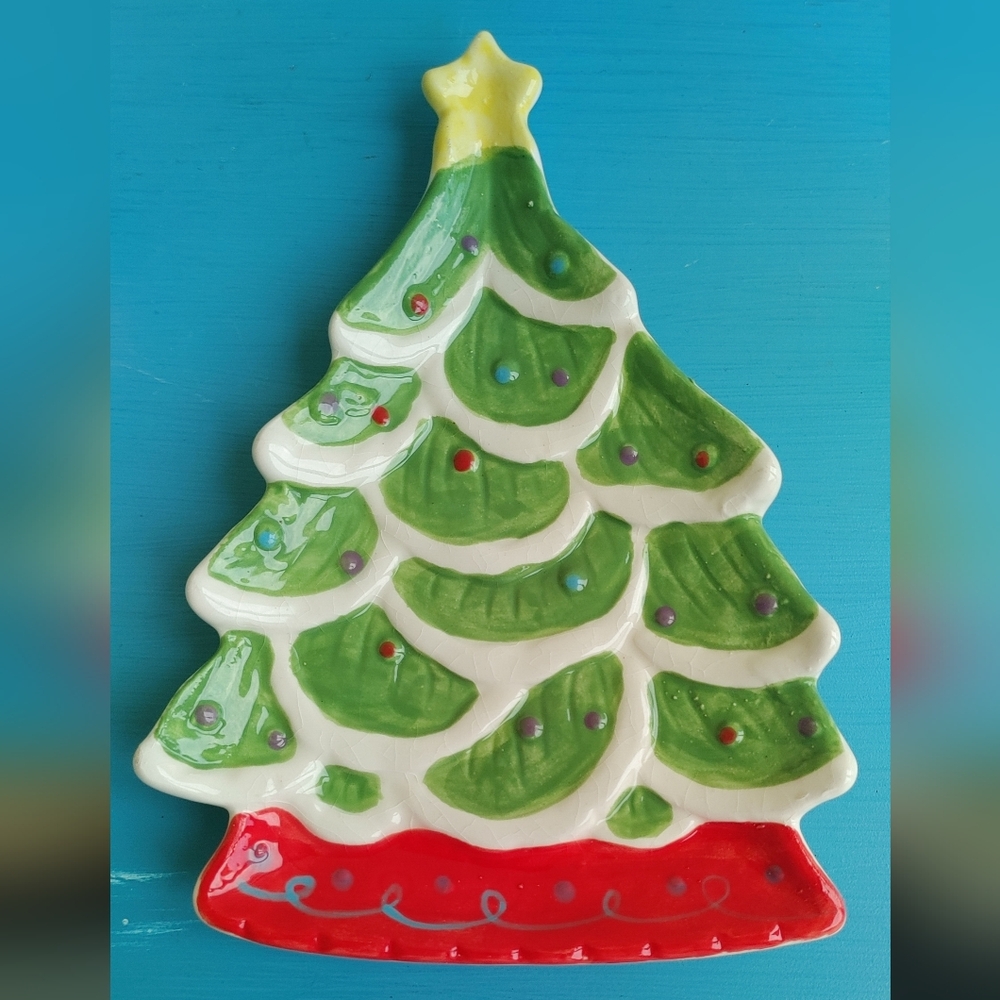 Holly Hill Christmas Tree Plate